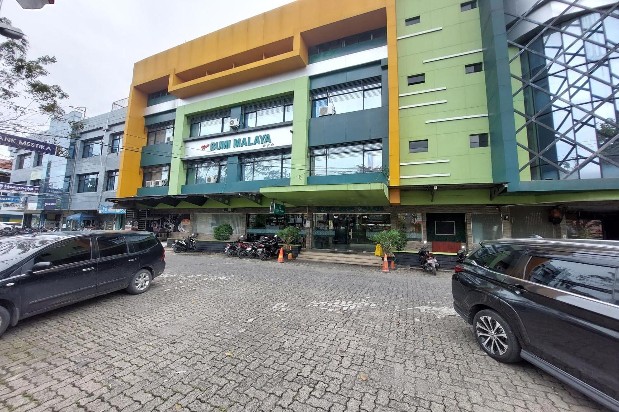 Hotel Bumi Malaya Medan Exterior photo